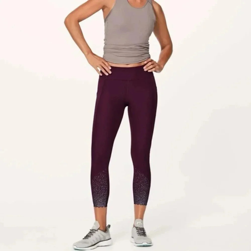Lululemon sz 4 Tight Stuff Tight II (25") Dark Adobe great like new condition